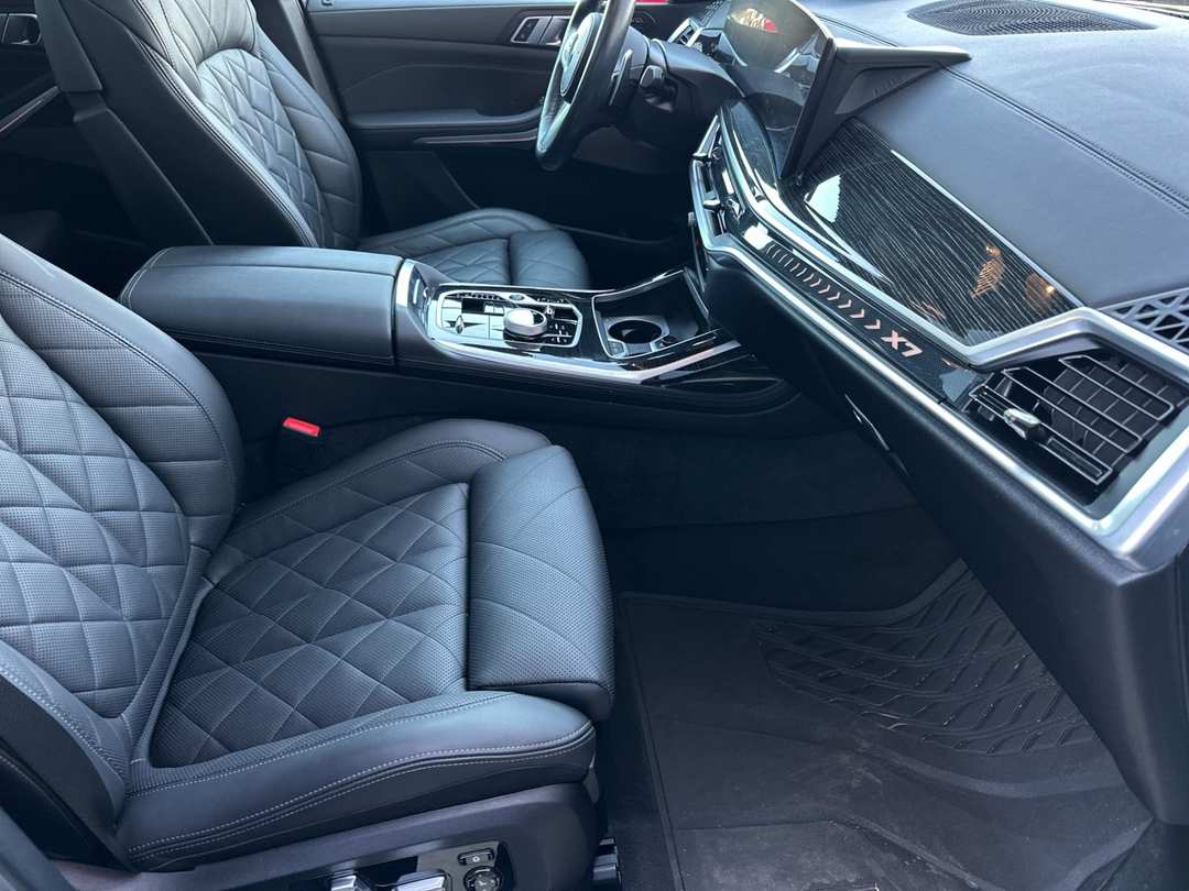 2024 BMW X7 xDrive40i - Image 15