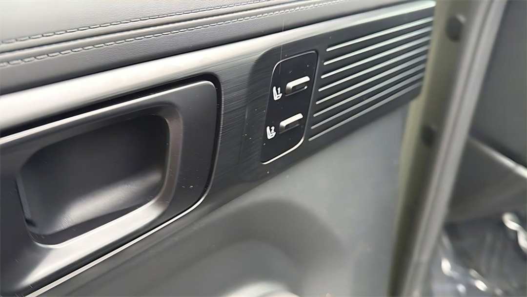 2026 Hyundai Santa Fe Calligraphy - Image 13