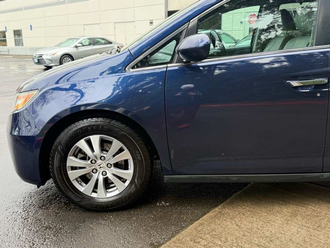 2015 Honda Odyssey EXL - Image 8