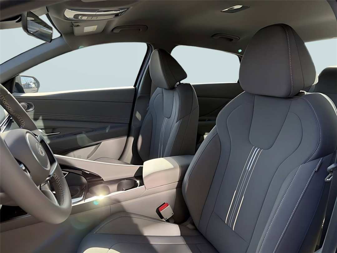 2026 Hyundai Elantra SEL Sport - Image 13