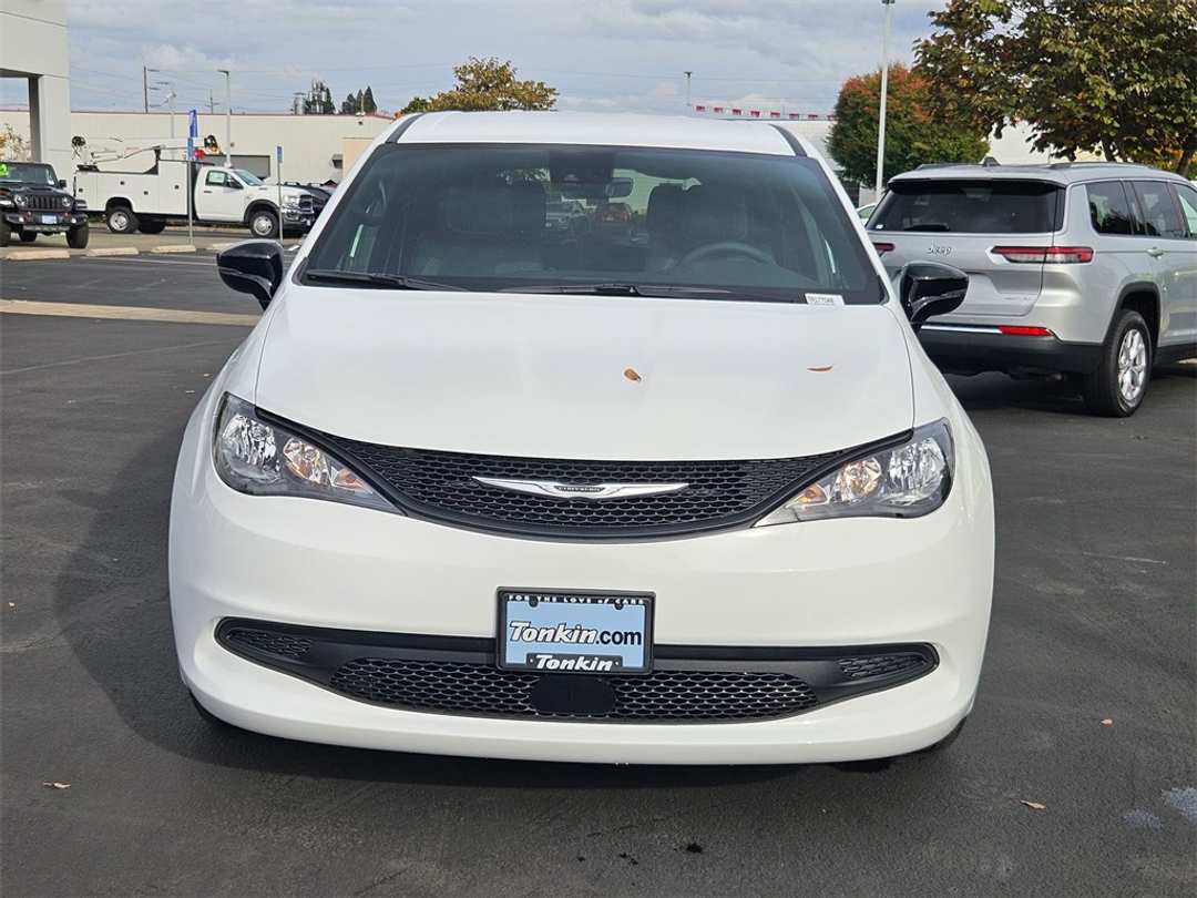 2026 Chrysler Voyager LX - Image 9