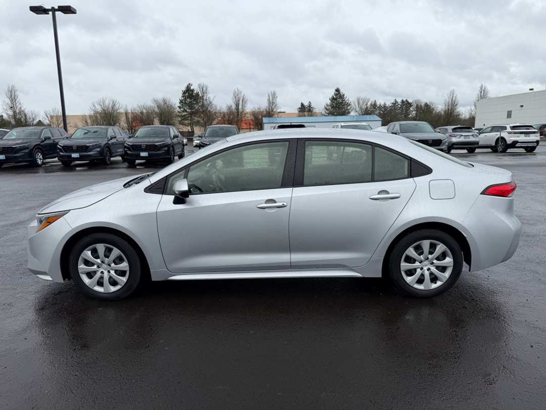 2022 Toyota Corolla LE - Image 5