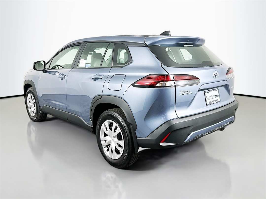 2026 Toyota Corolla Cross L - Image 5