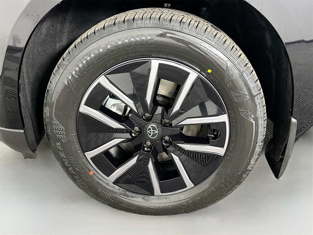 2026 Toyota Bz XLE Plus - Image 31