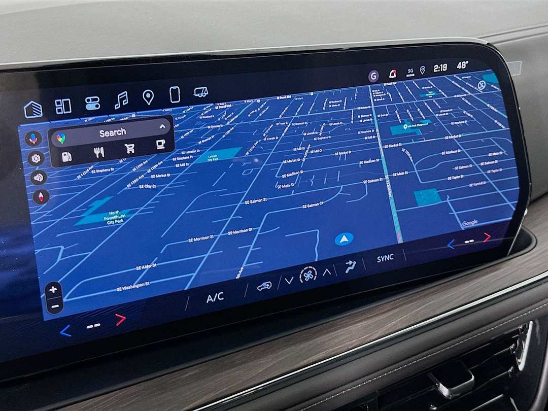 2025 Chevrolet Suburban LS - Image 13