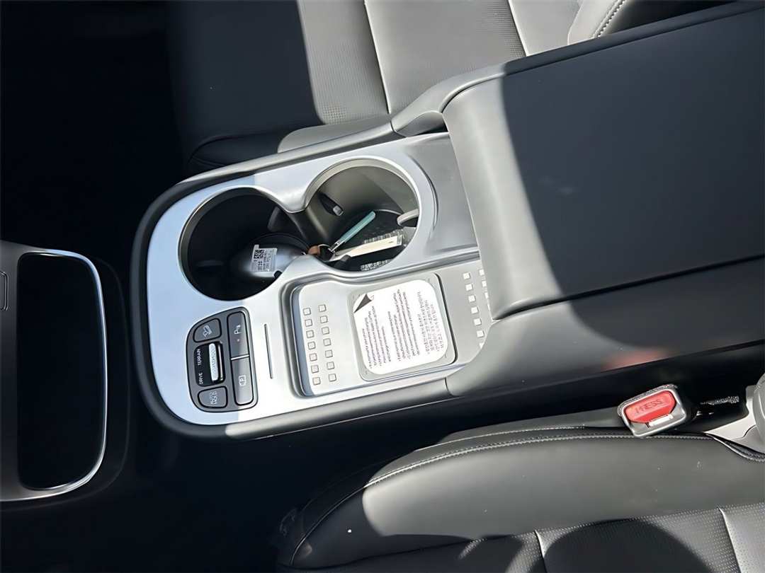 2026 Hyundai Ioniq 9 SEL - Image 18