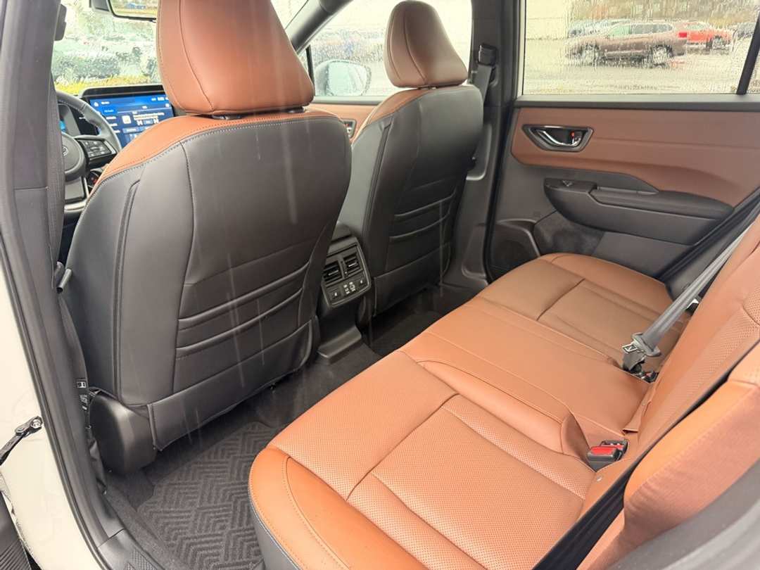 2026 Subaru Outback Touring - Image 19