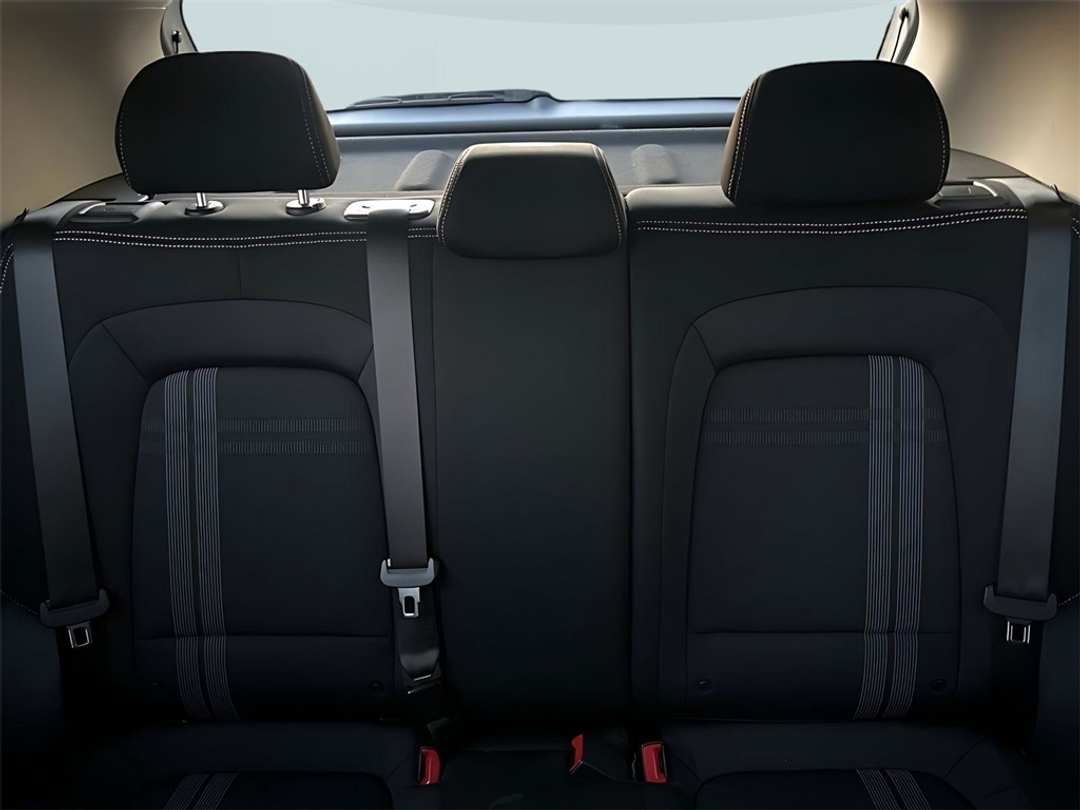 2025 Hyundai Venue SEL - Image 17