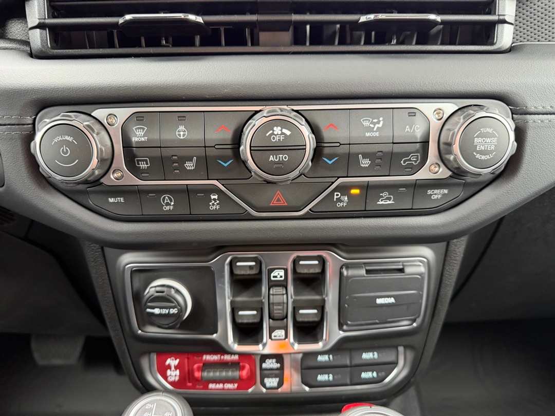 2026 Jeep Gladiator Rubicon - Image 23