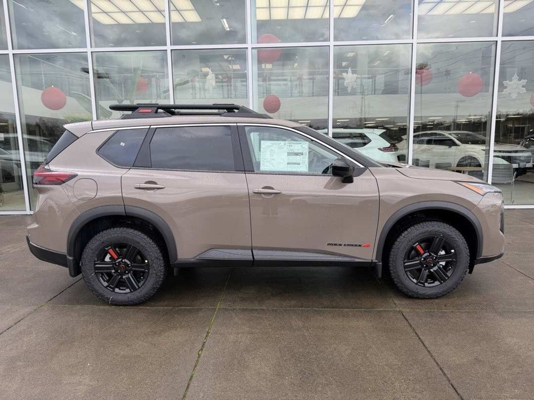 2026 Nissan Rogue Rock Creek - Image 8