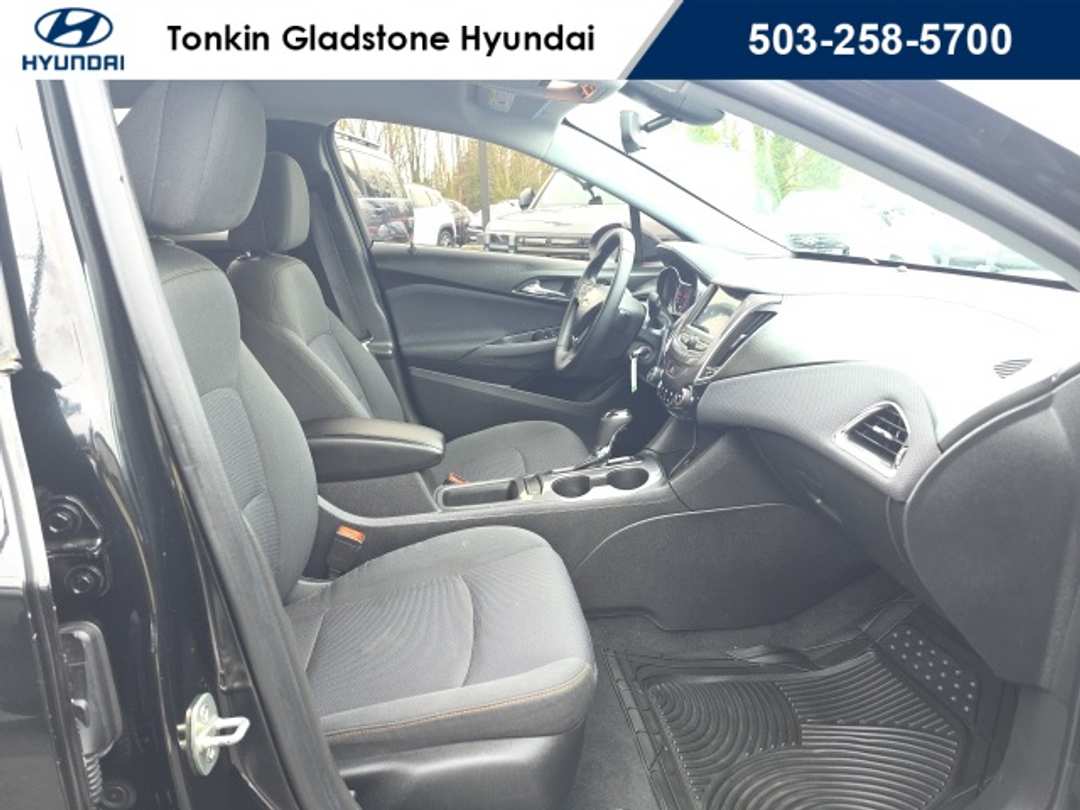 2019 Chevrolet Cruze LS - Image 20