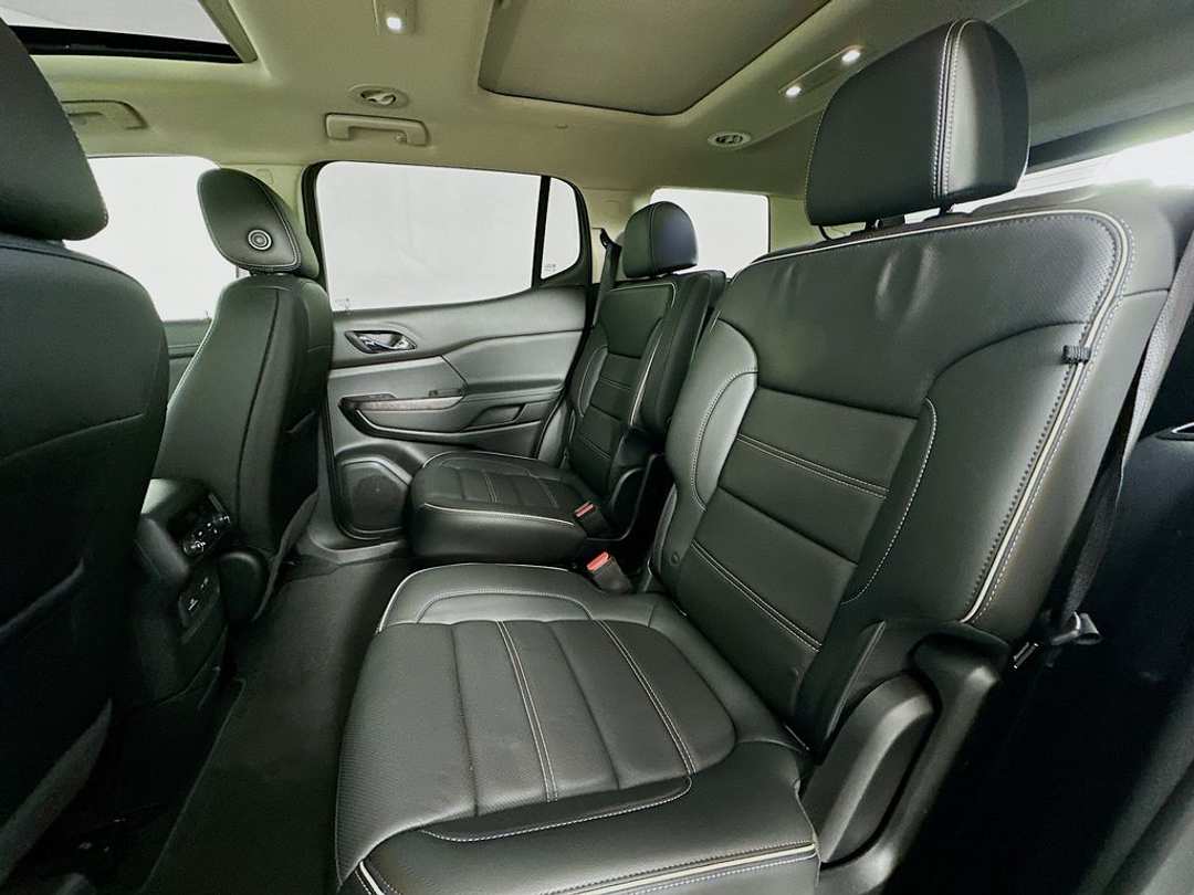 2021 GMC Acadia Denali - Image 27