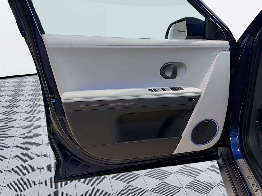 2026 Hyundai Ioniq 5 Limited - Image 5