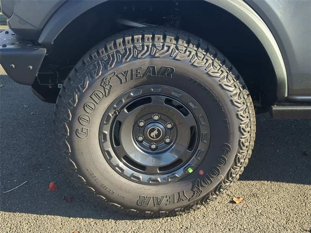 2025 Ford Bronco Badlands - Image 30