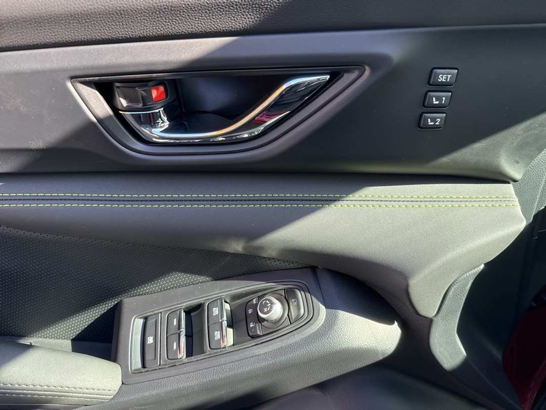 2025 Subaru Ascent Onyx Edition Touring - Image 13