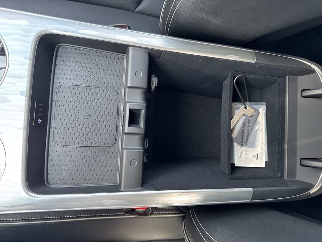 2026 Genesis Electrified Gv70 - Image 30