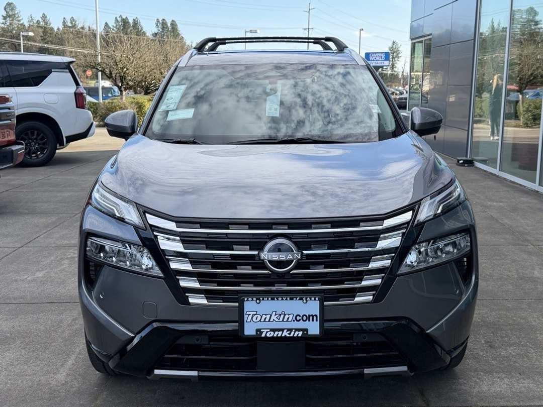 2026 Nissan Rogue Platinum - Image 3