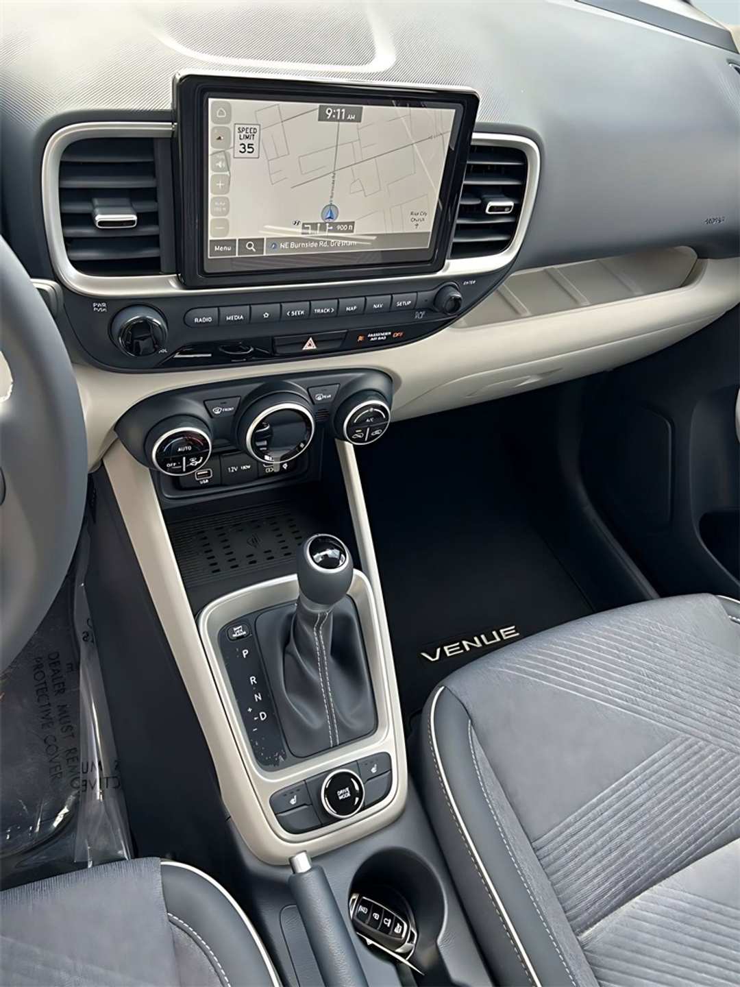 2025 Hyundai Venue Limited - Image 19