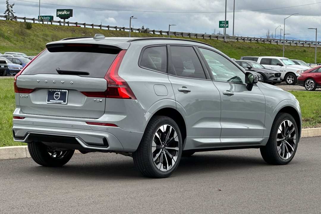 2026 Volvo Xc60 T8 Plus - Image 3