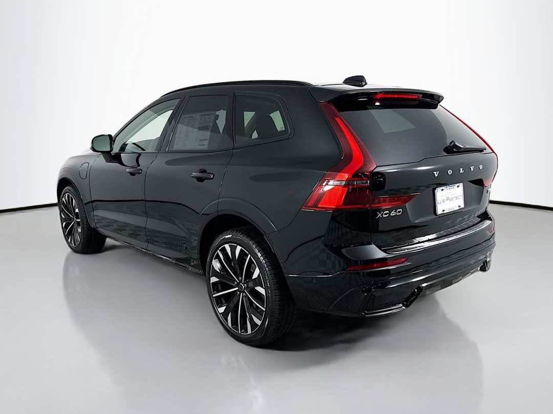 2026 Volvo Xc60 T8 Ultra - Image 3