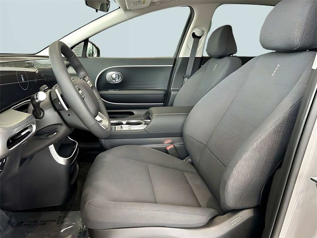 2026 Hyundai Ioniq 9 S - Image 19