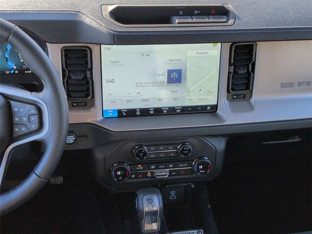 2025 Ford Bronco Outer Banks - Image 16