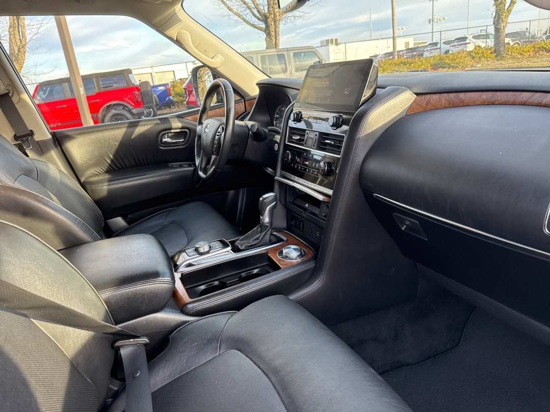 2023 Nissan Armada SL - Image 29