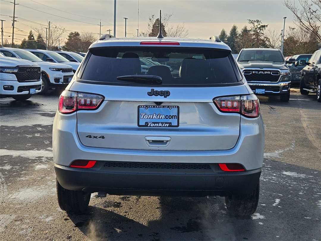 2026 Jeep Compass Latitude - Image 5