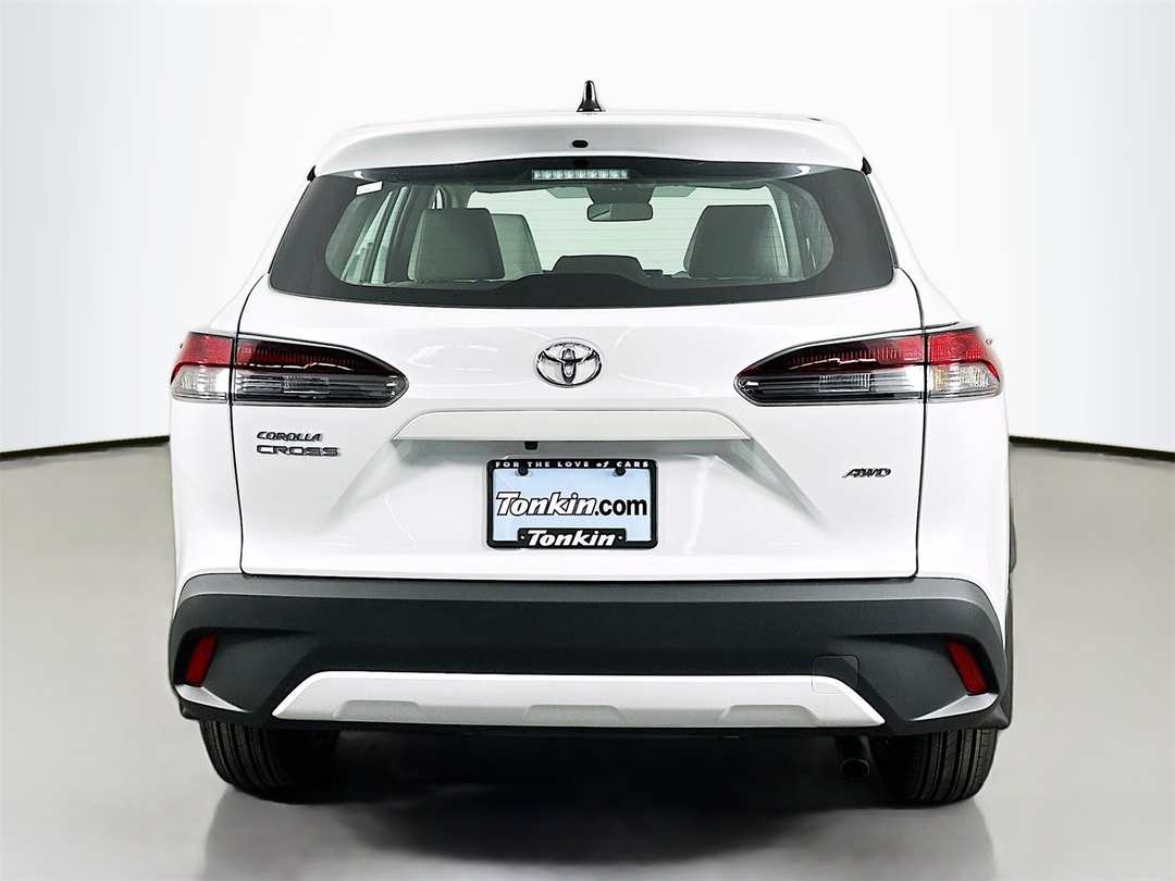 2026 Toyota Corolla Cross L - Image 6