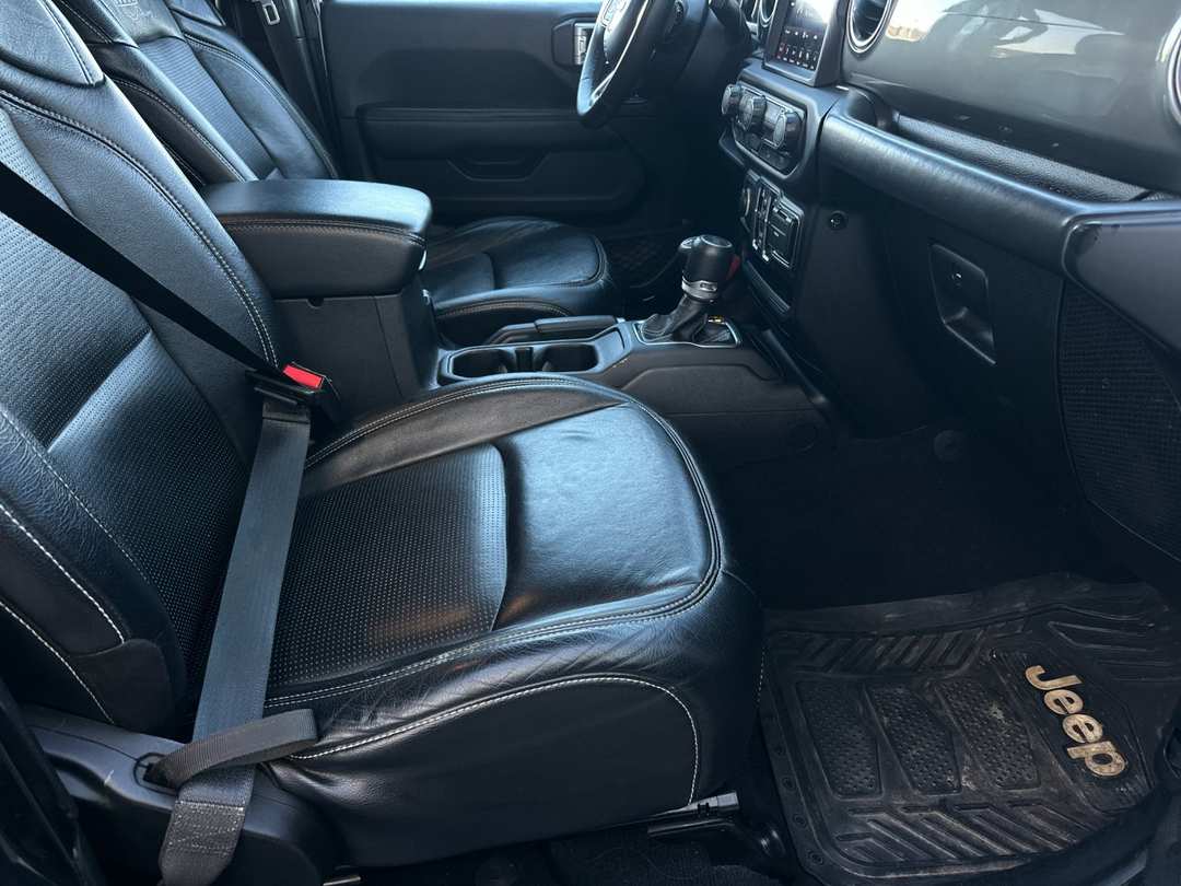 2019 Jeep Wrangler Unlimited Sahara - Image 14