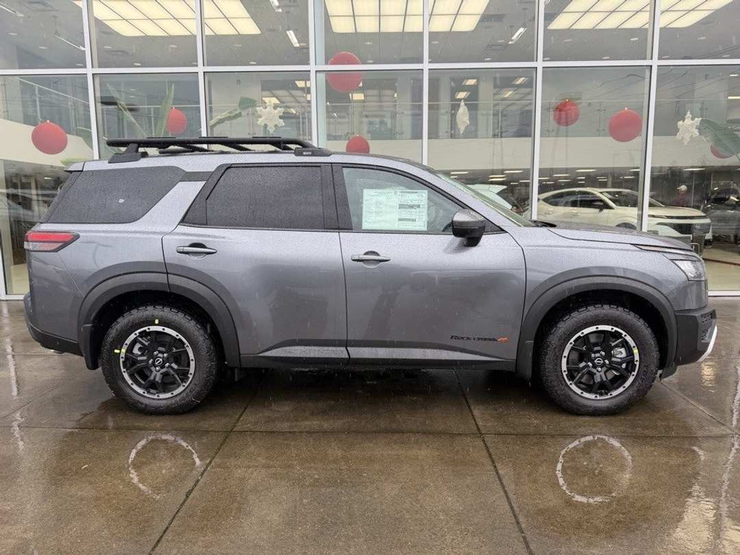 2025 Nissan Pathfinder Rock Creek - Image 8