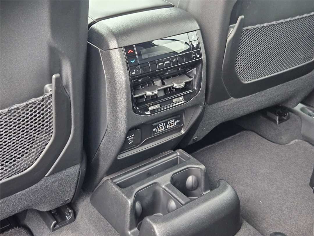 2025 Jeep Grand Cherokee L Limited - Image 28