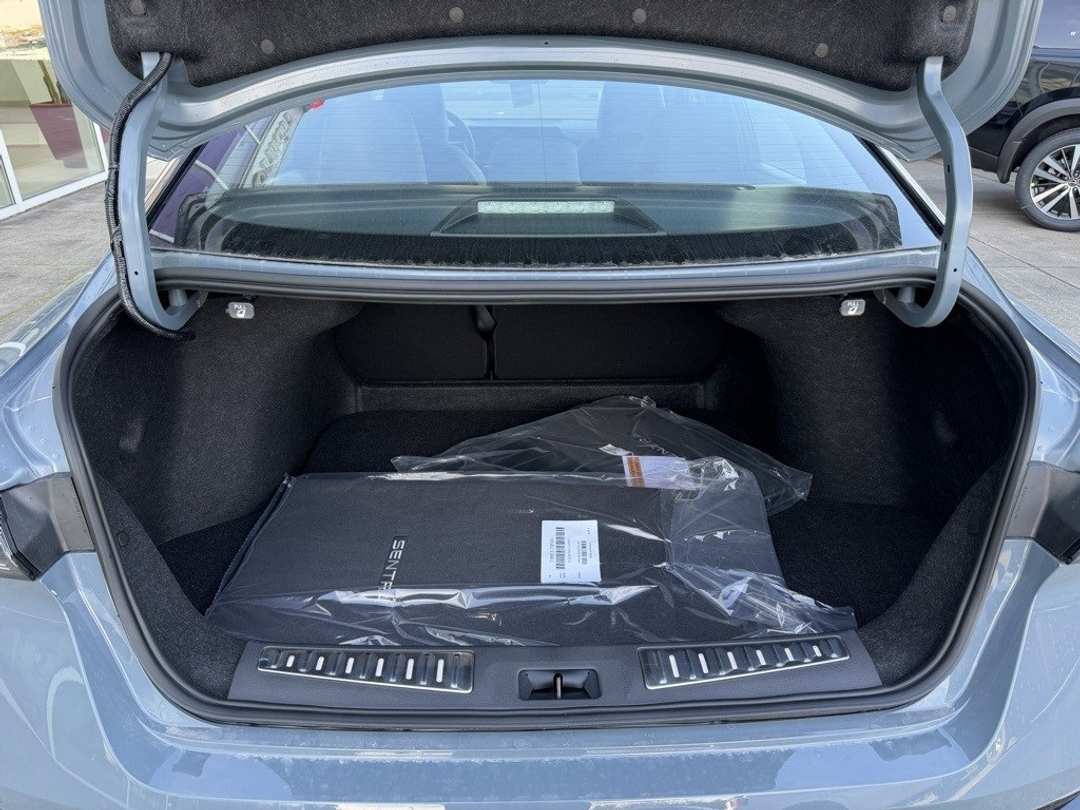 2026 Nissan Sentra SR - Image 10