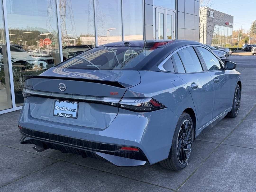 2026 Nissan Sentra SR - Image 7