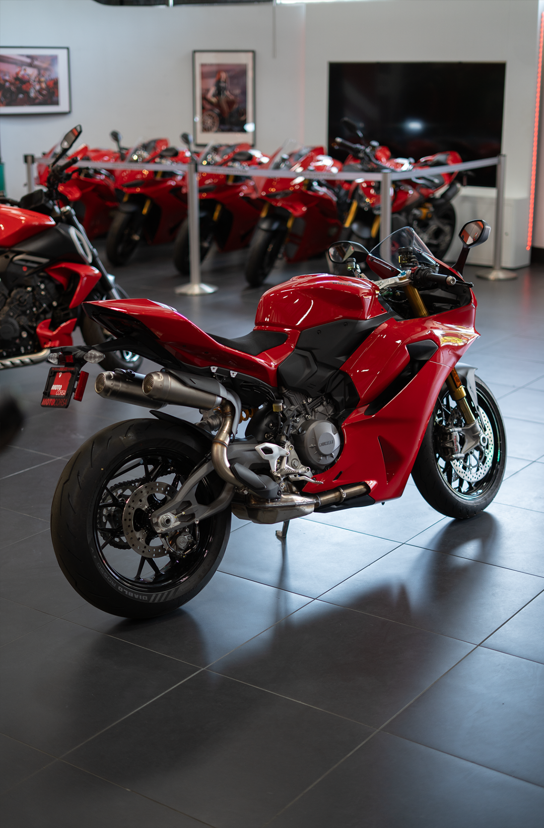 2025 Ducati Panigale V2S - Image 8