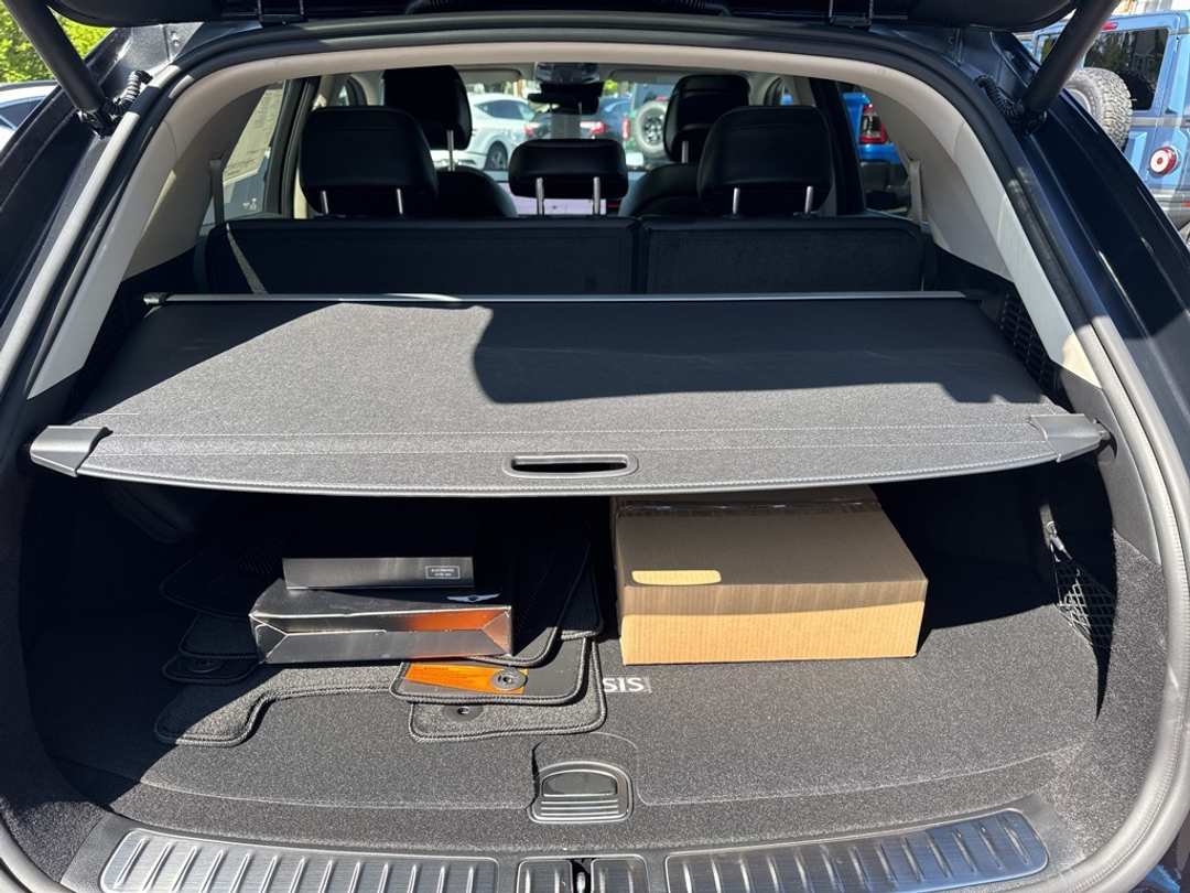 2026 Genesis Electrified Gv70 - Image 17