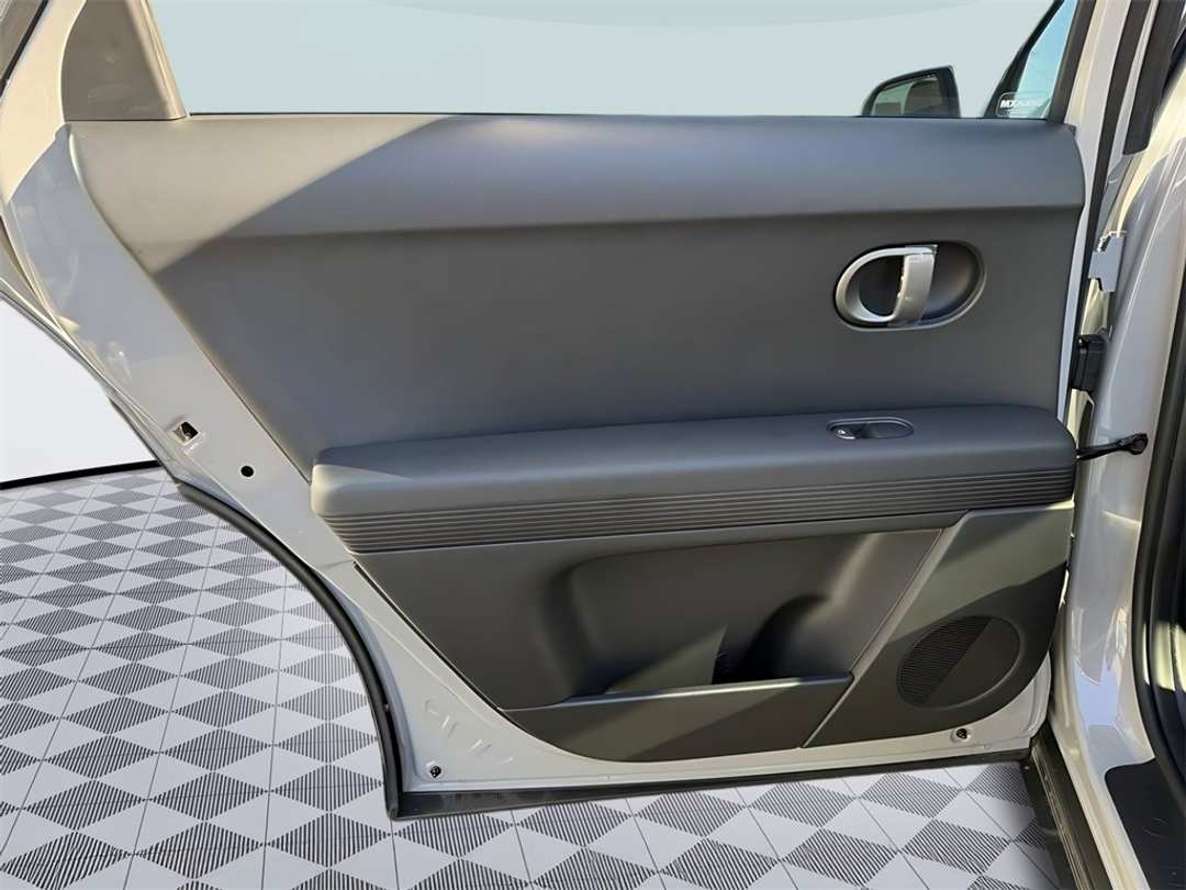 2026 Hyundai Ioniq 5 SEL - Image 28