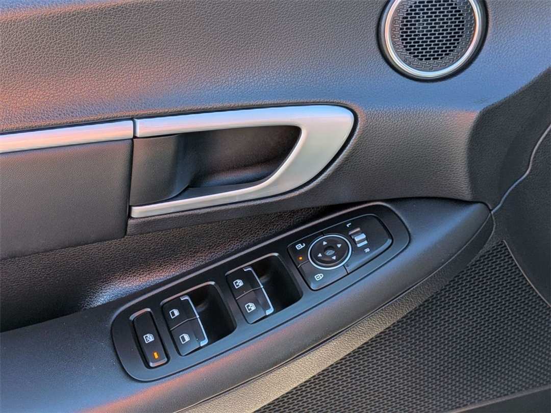 2025 Hyundai Sonata SEL - Image 12