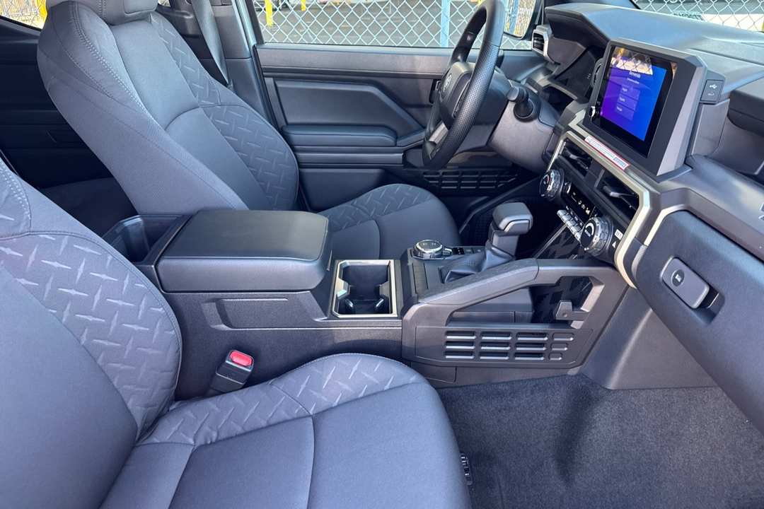 2025 Toyota Tacoma SR5 - Image 15