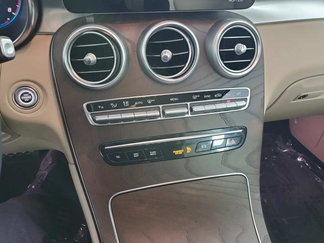 2021 Mercedes-Benz GLC GLC 300 - Image 23