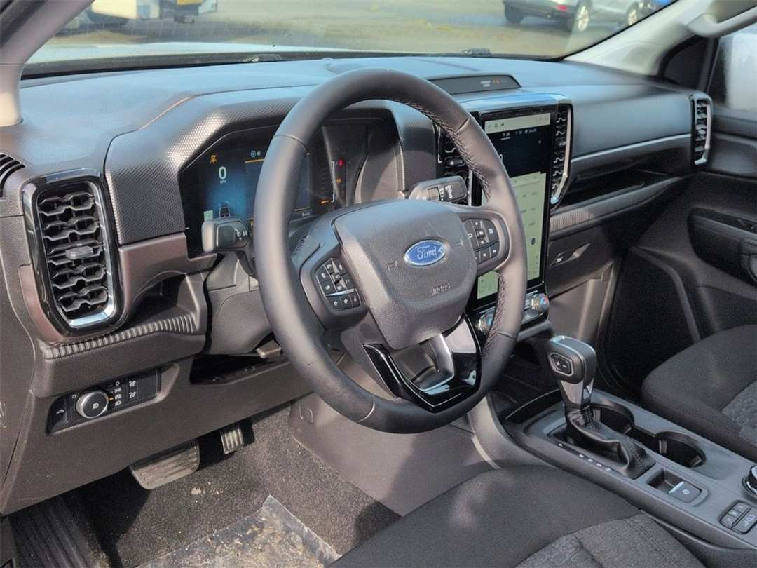 2025 Ford Ranger XLT - Image 12