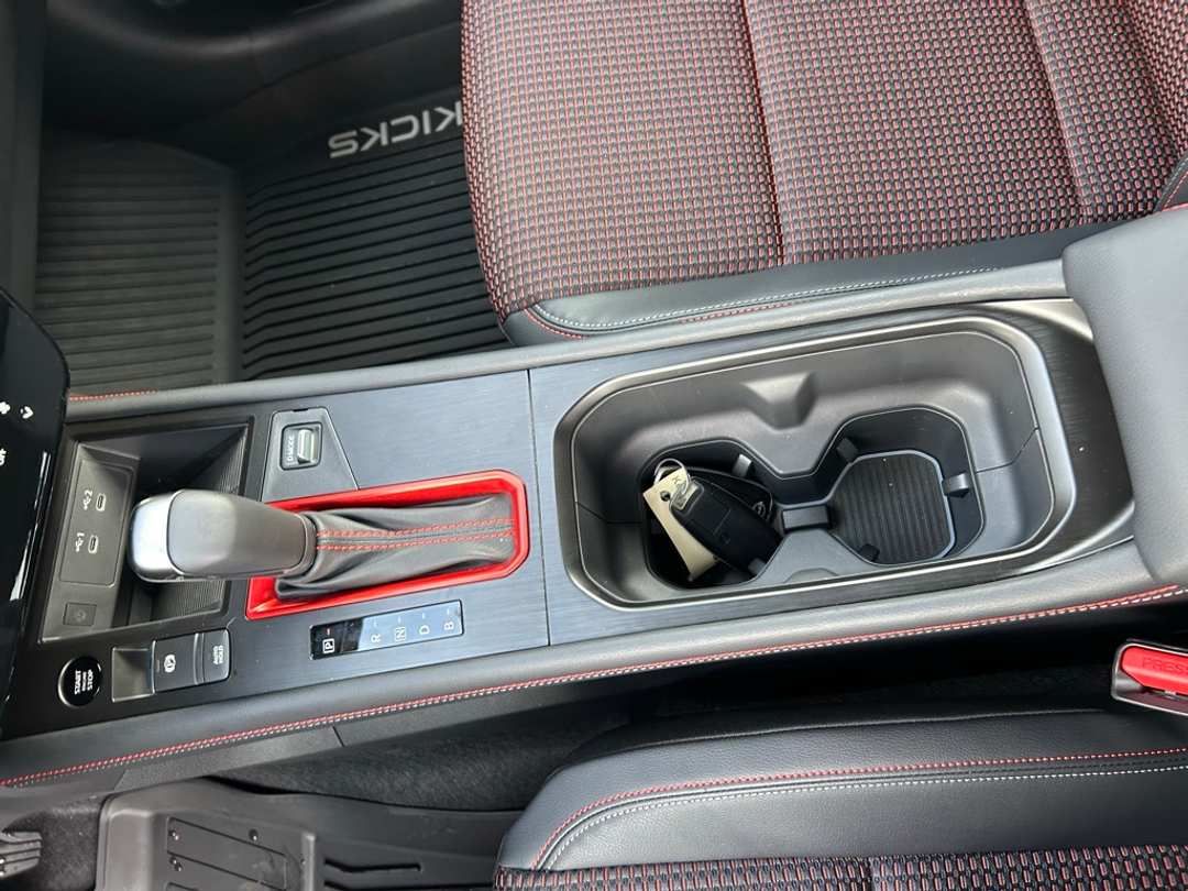 2025 Nissan Kicks SR - Image 17