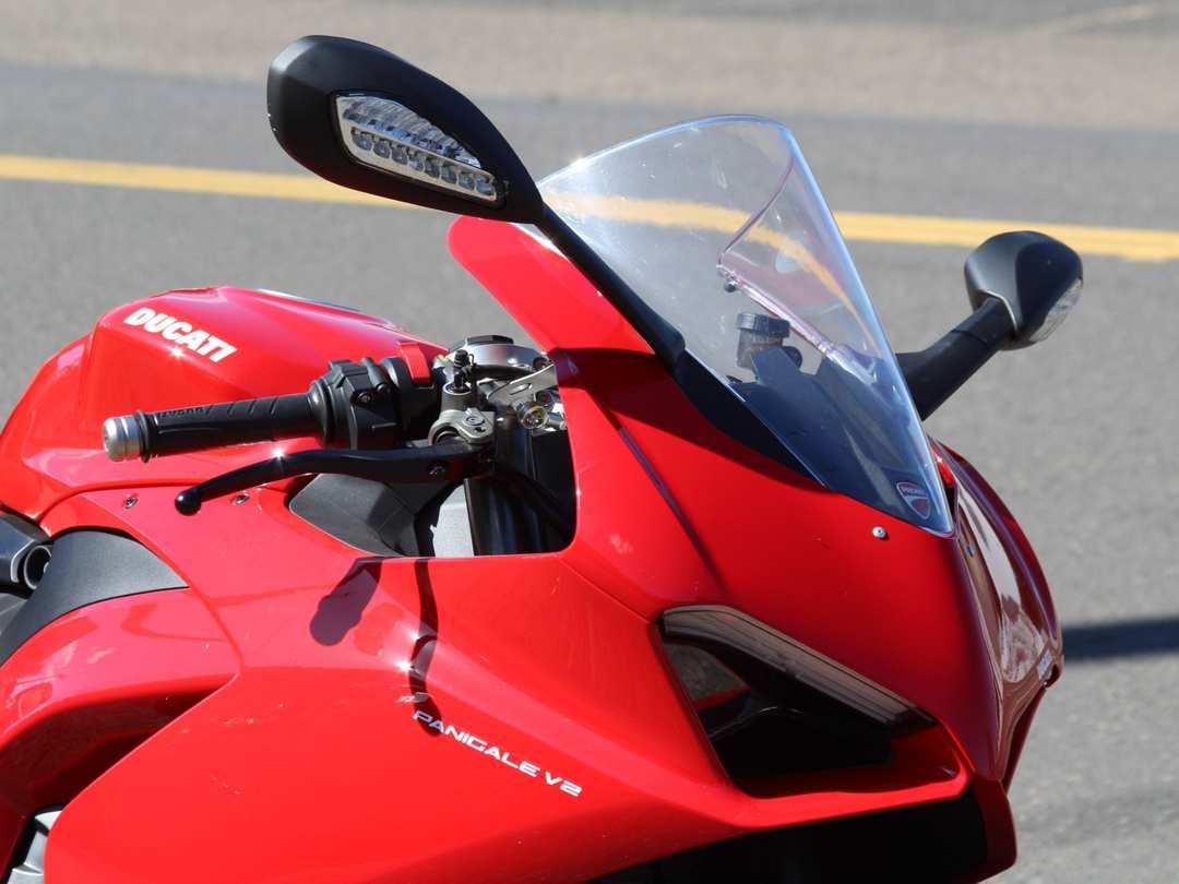 2025 Ducati Panigale V2 - Image 3