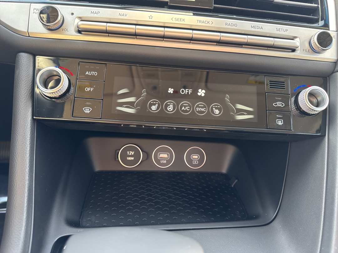 2026 Genesis G70 2.5T - Image 21