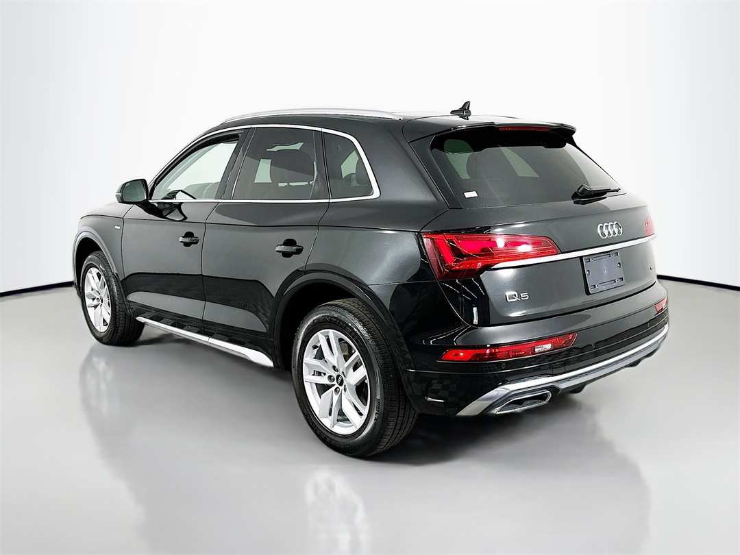 2022 Audi Q5 45 S line Premium - Image 5