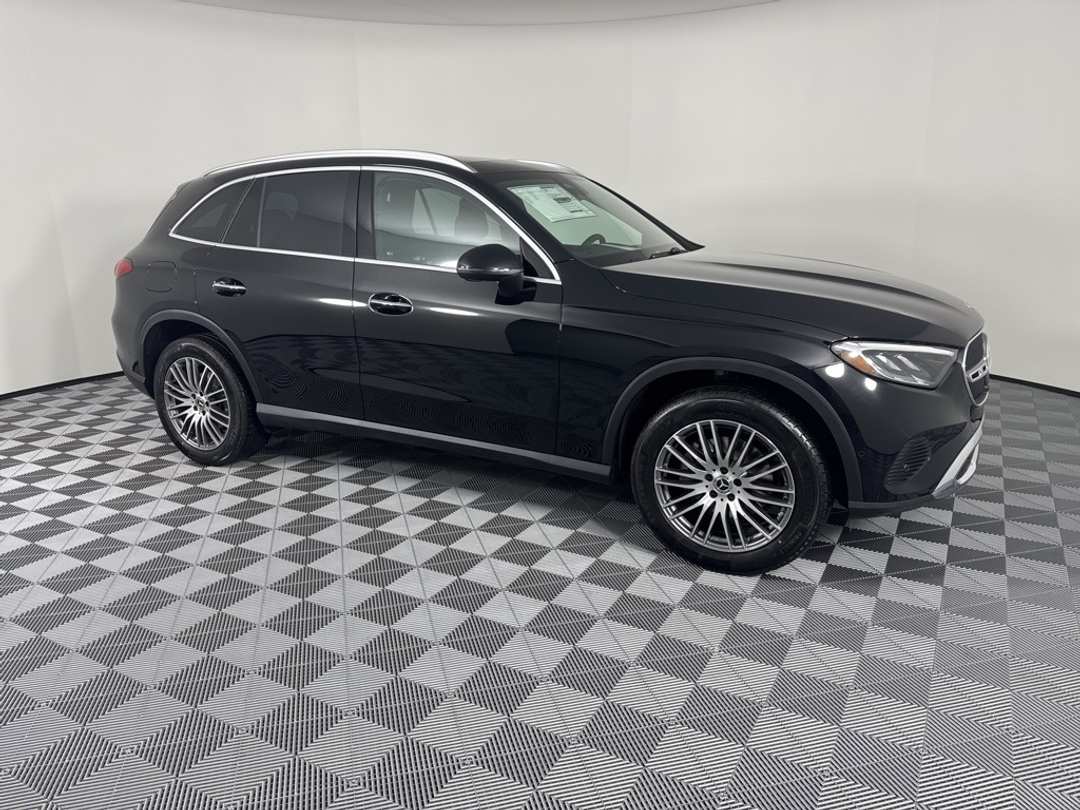 2026 Mercedes-Benz GLC GLC 300 - Image 9