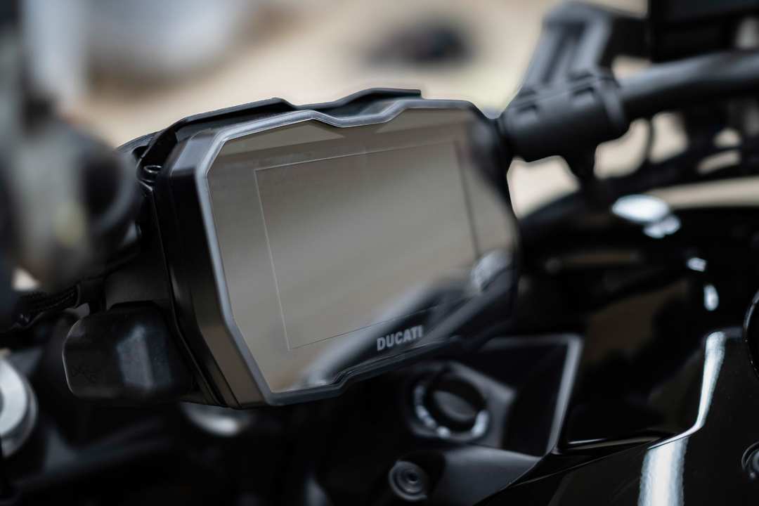 2024 Ducati Diavel V4 - Image 6