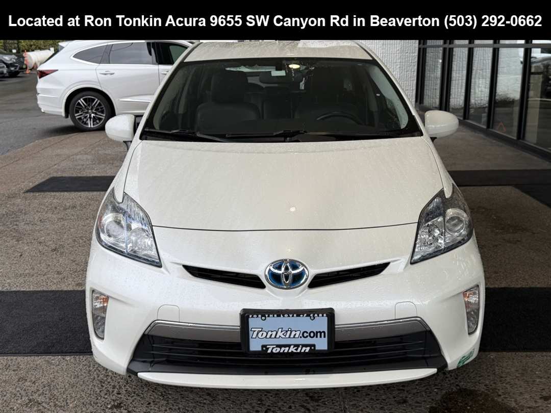 2015 Toyota Prius Advanced - Image 3