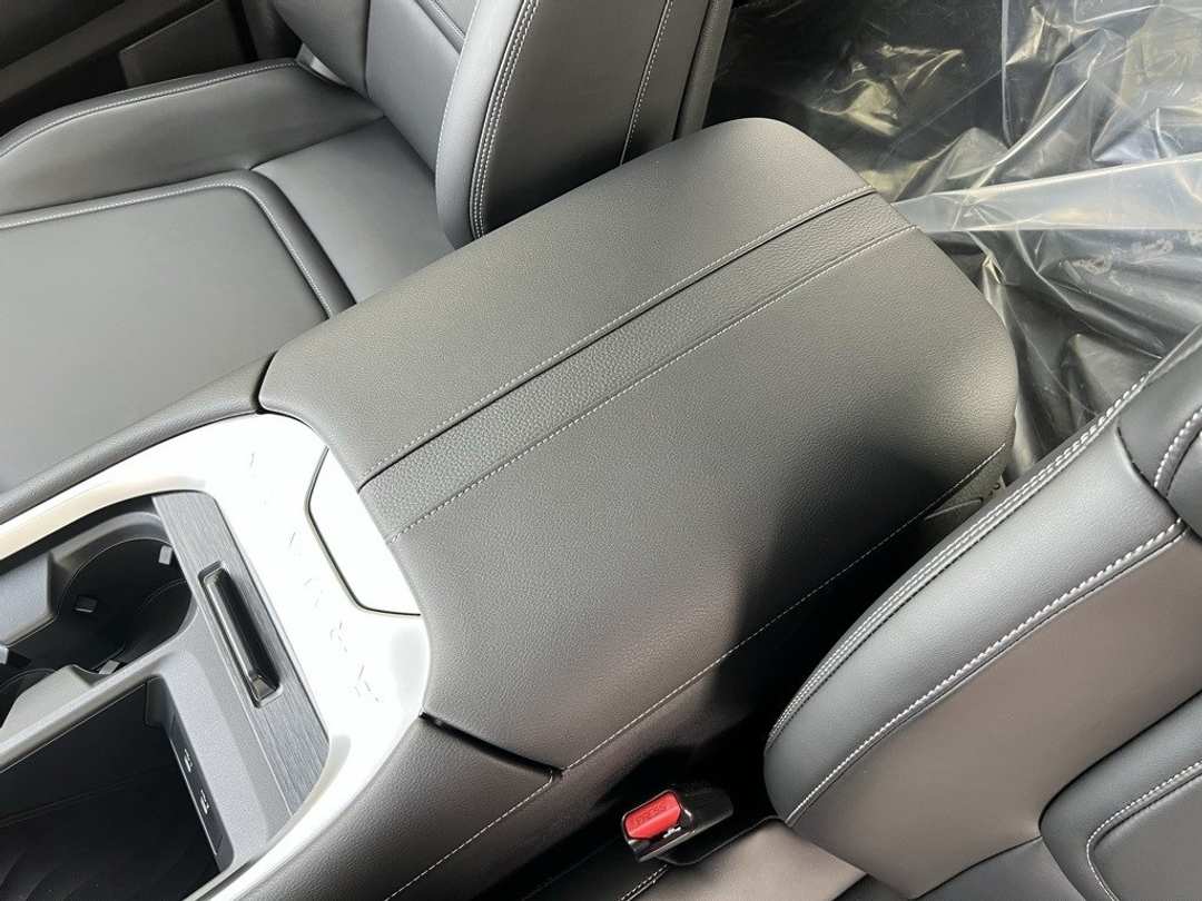 2026 Nissan Armada SV - Image 22