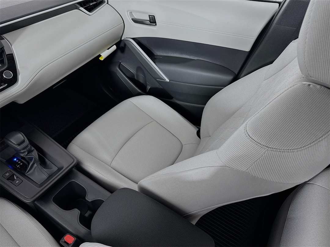 2026 Toyota Corolla Cross L - Image 22